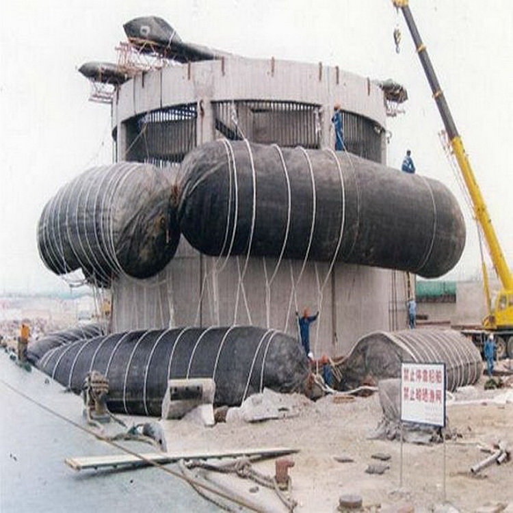 船舶上排下水氣囊 大型水泥預制件搬運與沉箱出運入水的關鍵技術